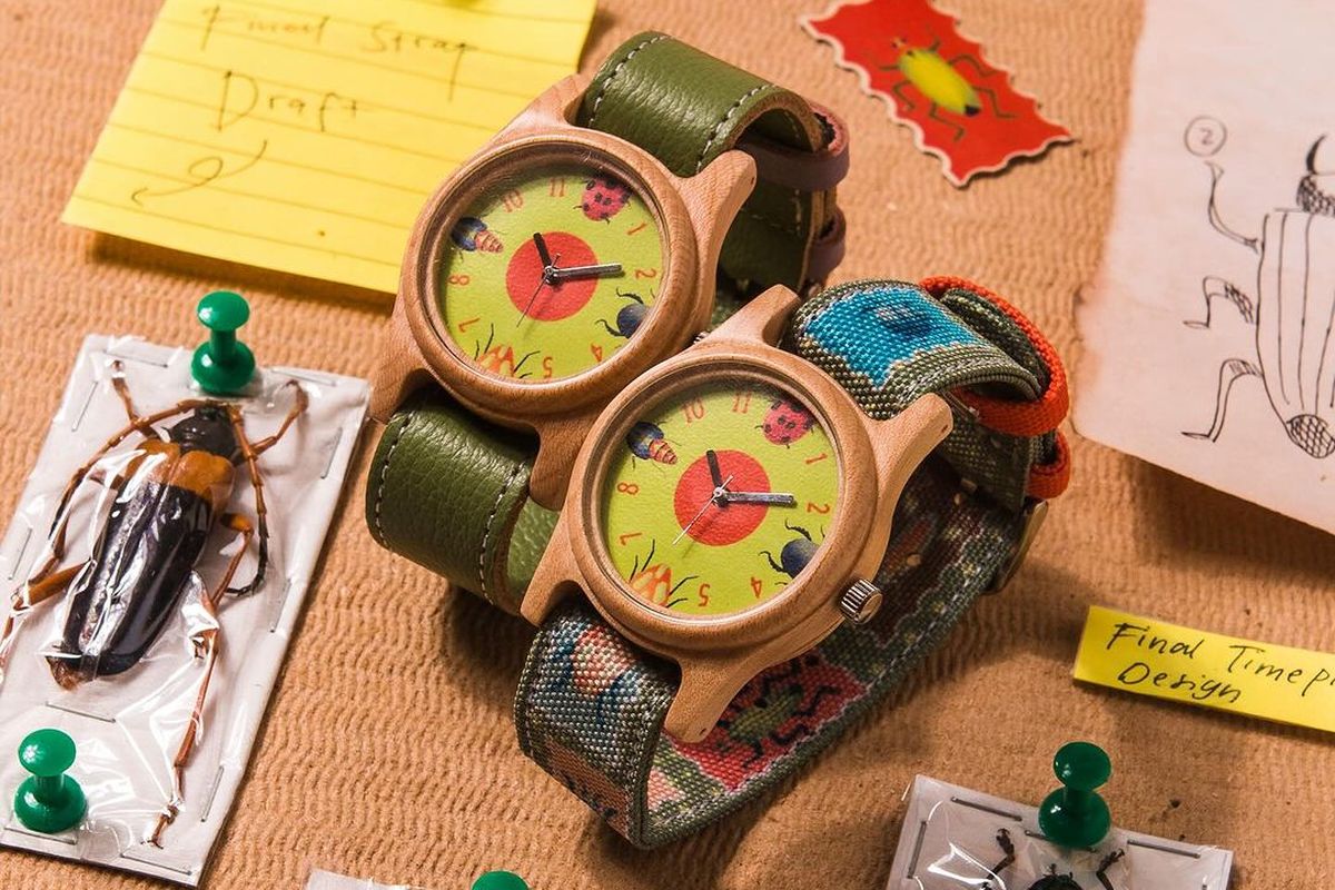 Salah satu koleksi dari brand jam tangan kayu lokal, Woodka, yakni koleksi Arthropoda yang memakan 2 strap berbeda.