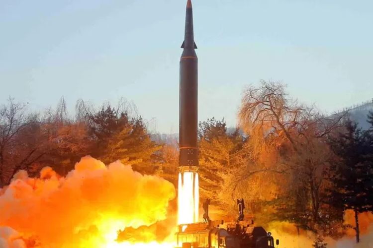 Korea Utara ujicoba rudal hipersonik.