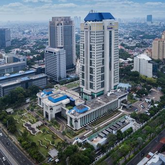 Gedung Bank Mandiri. 
