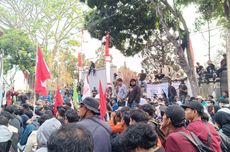 Kantornya Dirusak Saat Demo, Ketua DPRD Garut Maklumi Kemarahan Mahasiswa