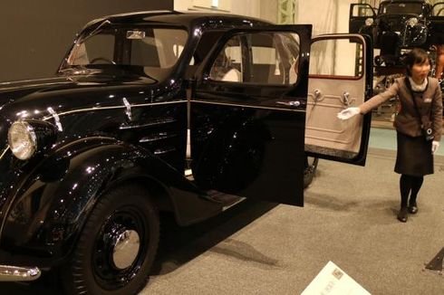 Melihat Cara Membuat Mobil Secara Manual di Museum Toyota Jepang
