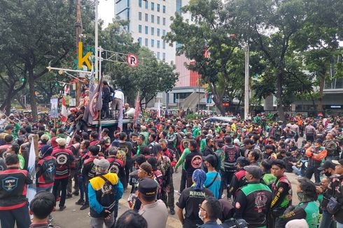 Demo Tolak Jalan Berbayar, Pengemudi Ojol Sebut Program Jalur Sepeda Justru yang Jadi Biang Macet