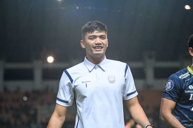 Penjaga gawang Persib Bandung Fitrul Dwi Rustapa memperpanjang kontrak setahun di Persib untuk musim Liga 1 2023-2024.