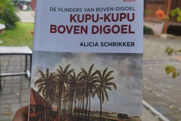 Menyingkap Narasi Kecil di Balik Narasi Besar