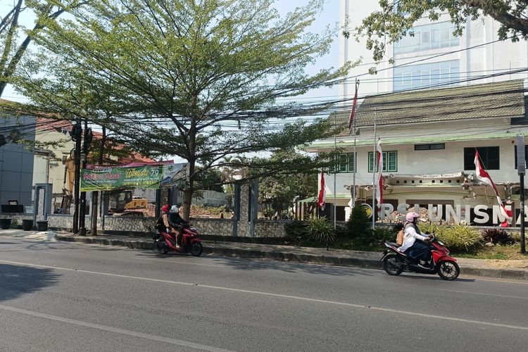 Debu Pembongkaran Bangunan Dikeluhkan Warga, RSI Unisma Minta Maaf
