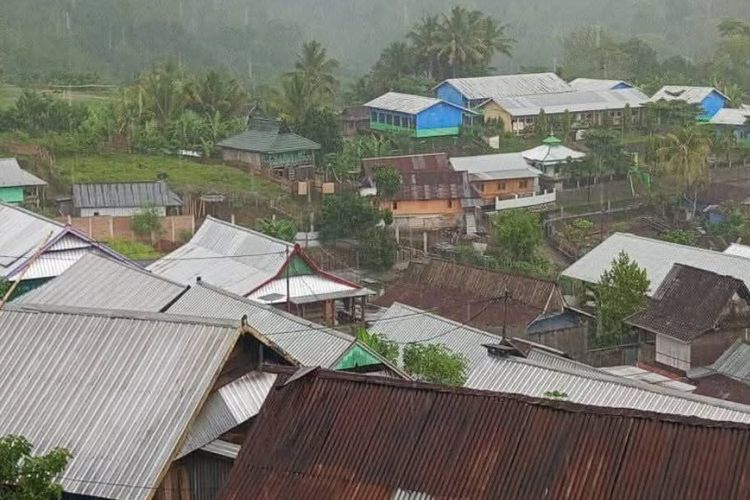 Tak Tersentuh PLN, Desa di Sumbawa Terang Benderang Berkat PLTMH Warga