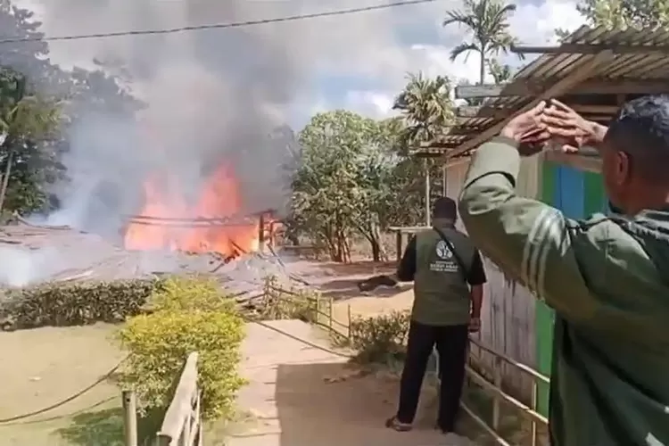 Kebakaran Rumah Penyintas Lewotobi di Sikka, 11 Jiwa Kehilangan Tempat Tinggal