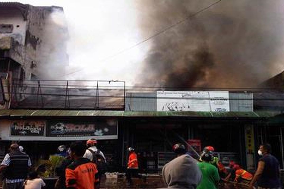 Toko Kembang Api di Jogja Terbakar 