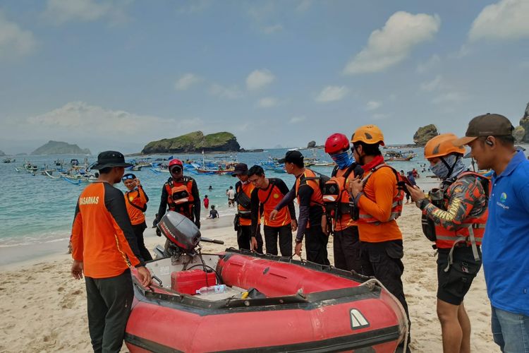 Hari Kedua Pencarian, Wisatawan yang Terseret Ombak di Pantai Papuma Jember Belum Ditemukan