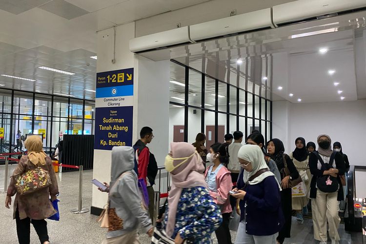 Eskalator Stasiun Manggarai Sempat Mati, Penumpang Harap KCI Rutin Lakukan Pemeriksaan