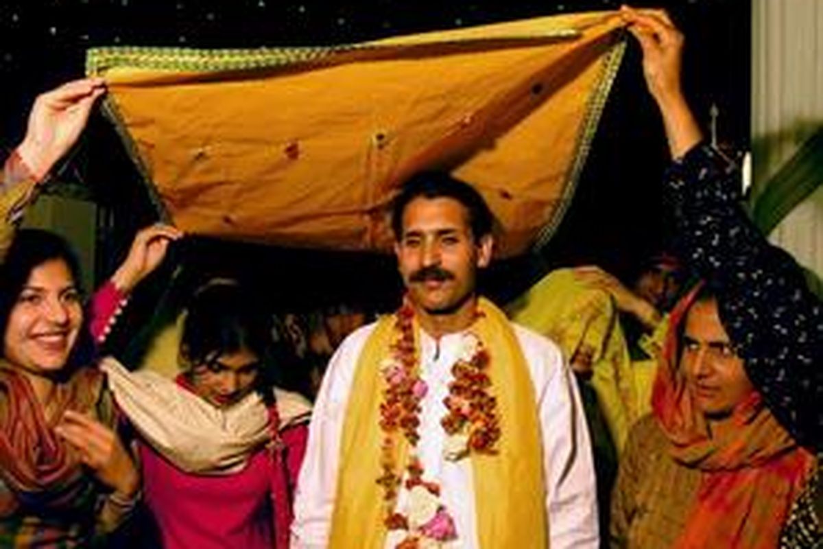 Calon pengantin yang berbahagia