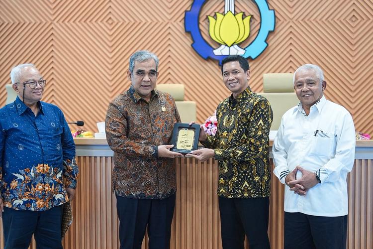 Ketua MPR Ahmad Muzani Dorong ITS Kembangkan Riset Pakan Ternak dan Teknologi Pertanian