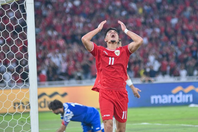 Ragnar Oratmangoen saat gagal mengeksekusi peluang dalam pertandingan Kualifikasi Piala Dunia 2024 antara Indonesia vs Irak, Kamis (6/6/2024) di Stadion Gelora Bung Karno Jakarta. 