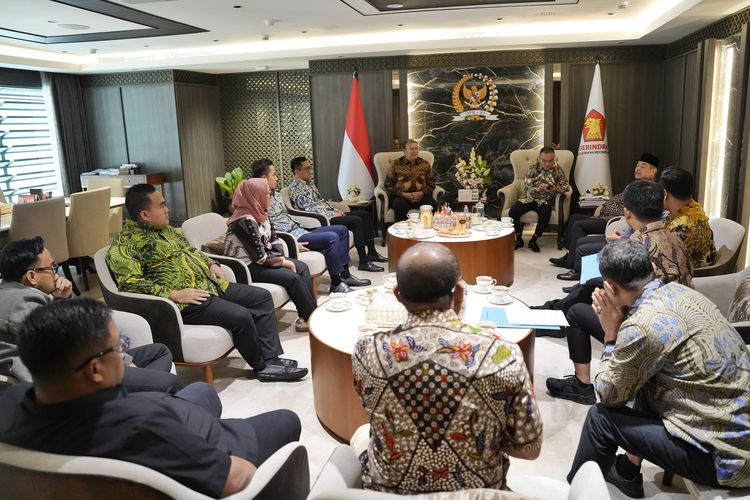 APKASI dan Sejumlah Bupati Temui Pimpinan DPR Bahas Efisiensi Anggaran
