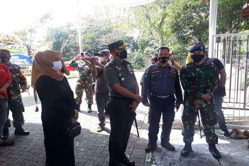 Pelayat Terus Berdatangan ke Rumah Duka Awak KRI Nanggala-402, Letkol Irfan Suri