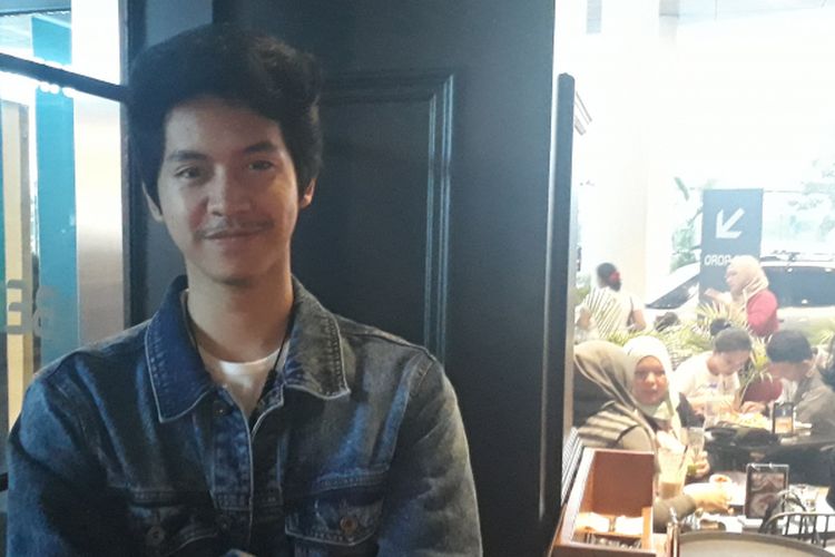 Tristan Juliano banyak bercerita soal musik, keluarga, dan bisnis ketika ditemui di Liberica AEON Mall, BSD City, Tangerang, Minggu (26/3/2017).