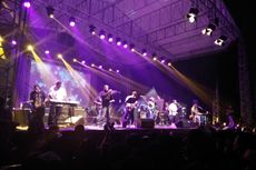Konser Sehari Bersama Papua Hangatkan Malam Minggu di Bandung