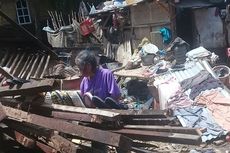 Banjir Surut, Warga Dompu Mulai Bersihkan Rumah dari Endapan Lumpur 