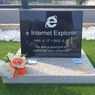 Warga Korsel Bikin Batu Nisan Kenang Internet Explorer