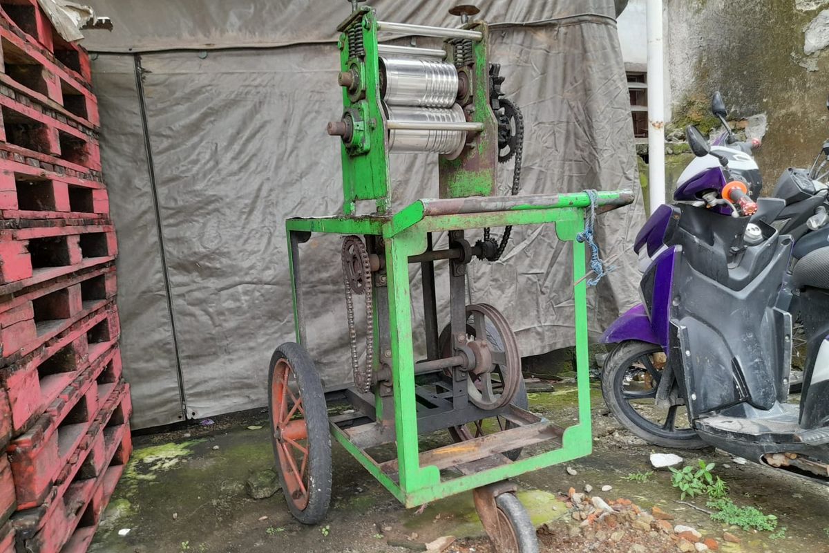 Mesin giling tebu milik seorang warga di Jalan KH Hasim Ashari, Gambir, Jakarta Pusat, dicuri oleh pelaku berinisial SND pada Selasa (17/5/2022).