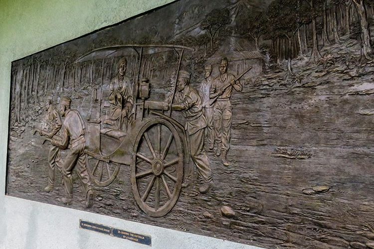 Salah satu relief kisah Jenderal Sudirman di Museum Jenderal Sudirman, Pakis Baru, Pacitan.