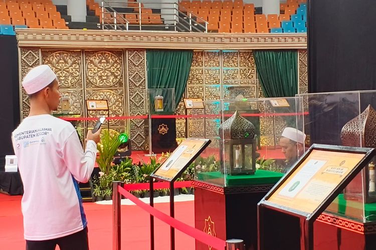 Pameran Artefak Rasulullah SAW dan Para Sahabat di Laga Satria Gelora Pakansari, Kabupaten Bogor, Jawa Barat, Jumat (20/2/2026).
