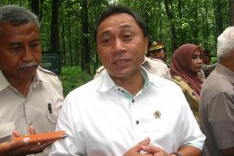 Zulkifli Hasan sewaktu menjabat Menteri Kehutanan