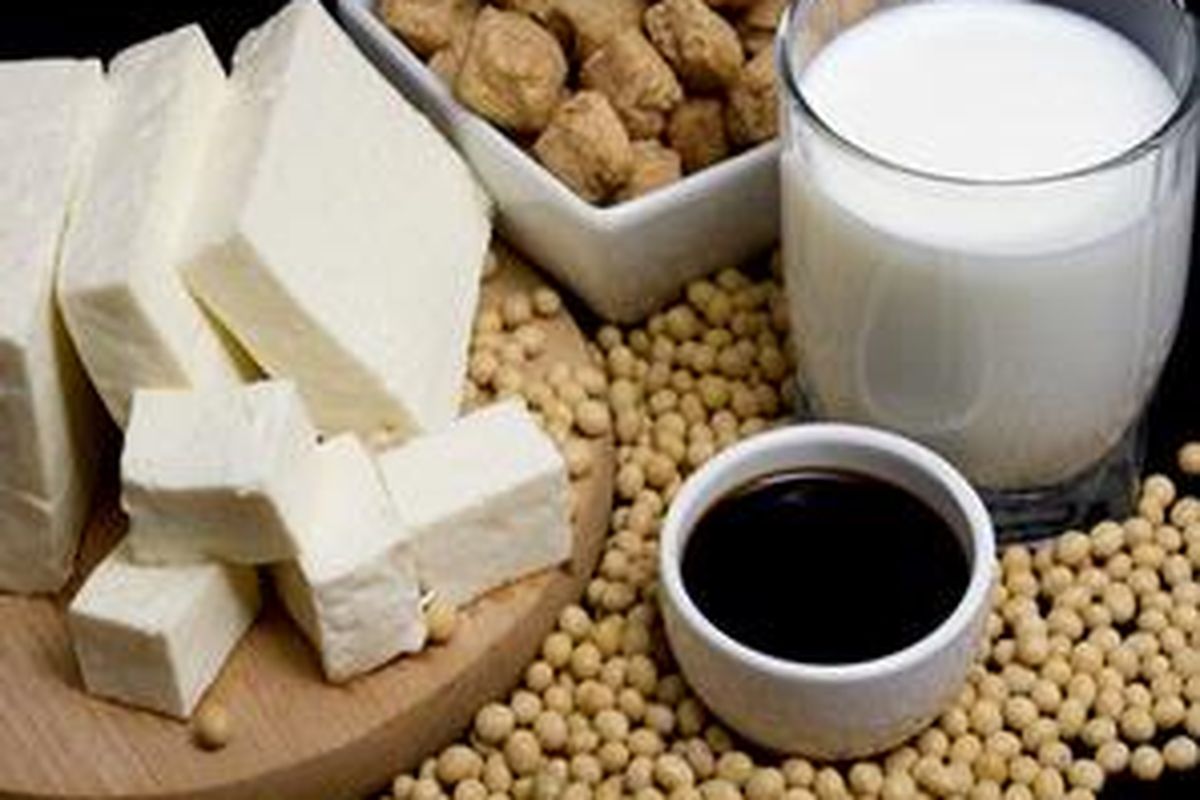 Produk-produk yang berasal dari kedelai.