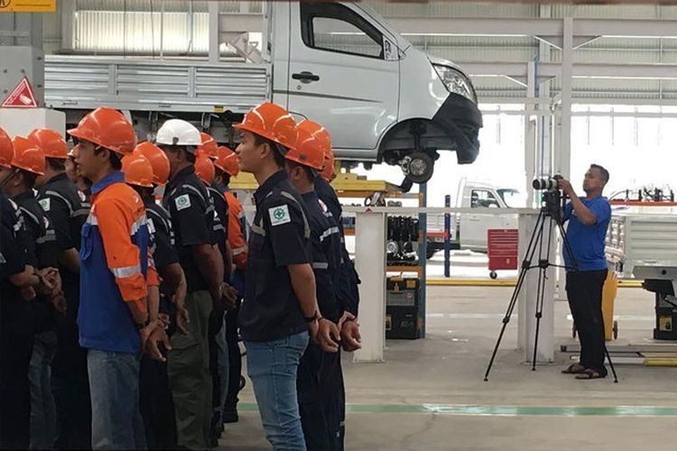 Suasana pabrik Esemka di Boyolali, Jawa Tengah.