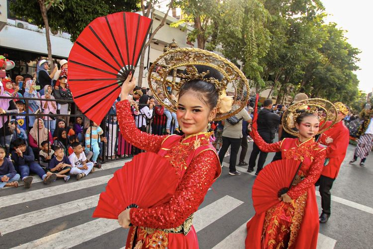 Parade yang digelar Pemkot Surabaya, Jumat (23/5/2025).