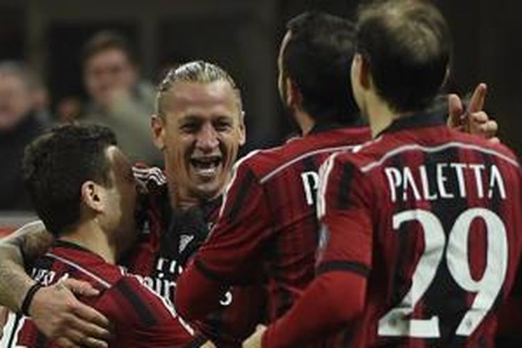 Ekspresi gembira Philippe Mexes pada laga AC Milan vs Verona. 