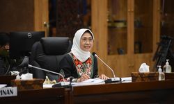 Ketua Komisi X DPR Ingatkan Tugas Penting Majukan Pendidikan dan Sejahterakan Pengajar