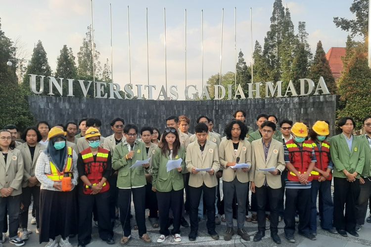 Bukan Cairan Merica, Mahasiswa Sebut Tim Medis Bawa Sprayer Pembilas Mata Saat Demo Jogja