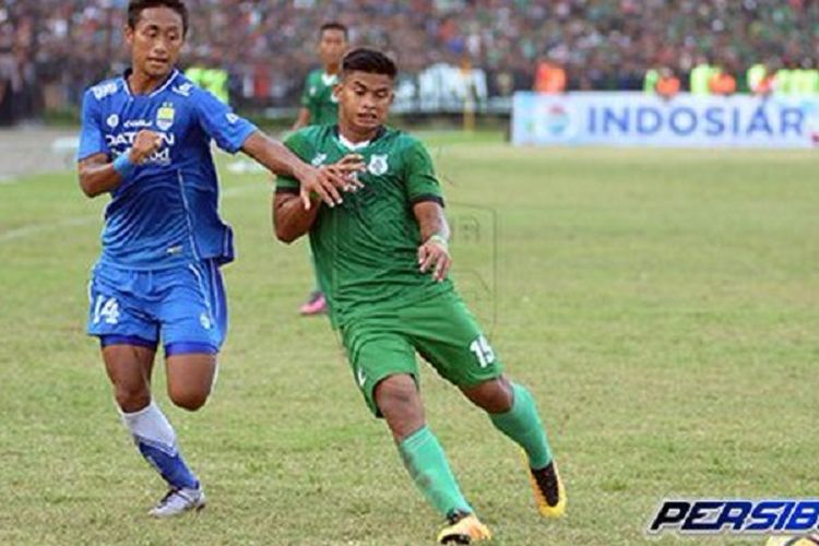 PSMS Medan dan Persib Bandung berduel dalam laga persahabatan di Stadion Teladan, Minggu (26/3/2017). 