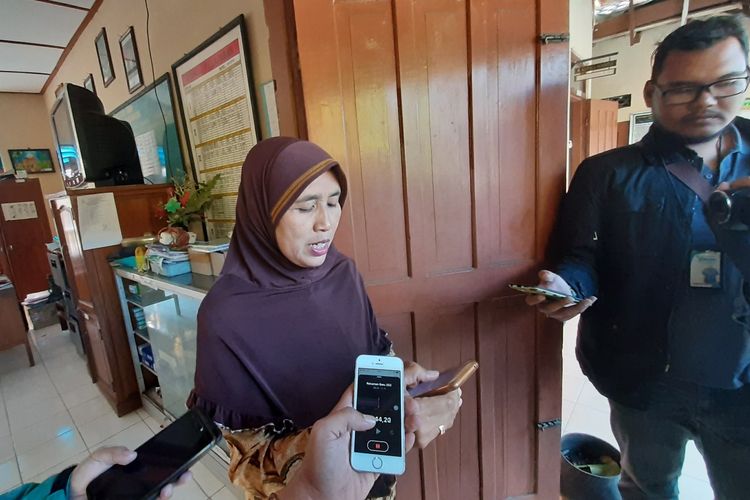 Kepala Sekolah SD Karangtengah III Pujiastuti saat ditemui di kantornya Selasa (25/6/2019)