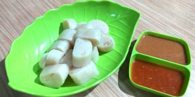 Kerupuk basah atau bahasa setempat disebut 'temet' merupakan salah satu kuliner andalan dari Kabupaten Kapuas Hulu, Kalimantan Barat, yang tersohor Rabu (5/10/2016).