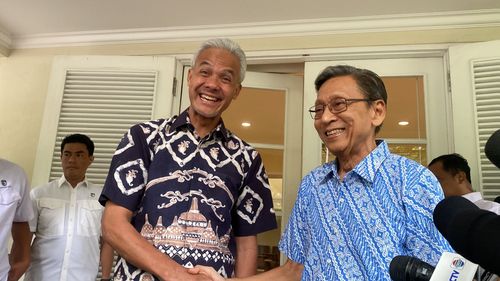 Tak Bahas Politik Saat Sowan ke Boediono, Ganjar: Saya Ngaji Saja