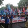 Demo Tolak Kenaikan Harga BBM, Buruh Padati Kawasan Patung Kuda Arjuna Wijaya