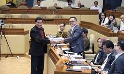 Menpan-RB dan DPR Bahas Penataan Non-ASN hingga Insentif ASN di Daerah 3T