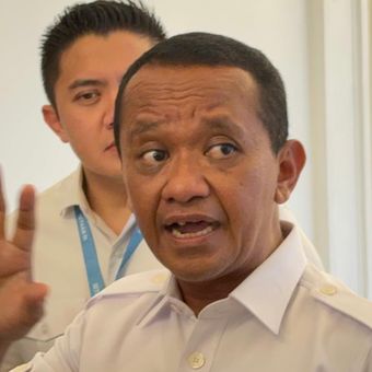Menteri ESDM Bahlil Lahadalia saat ditemui di Istana, Jakarta, Kamis (16/4/2026). 