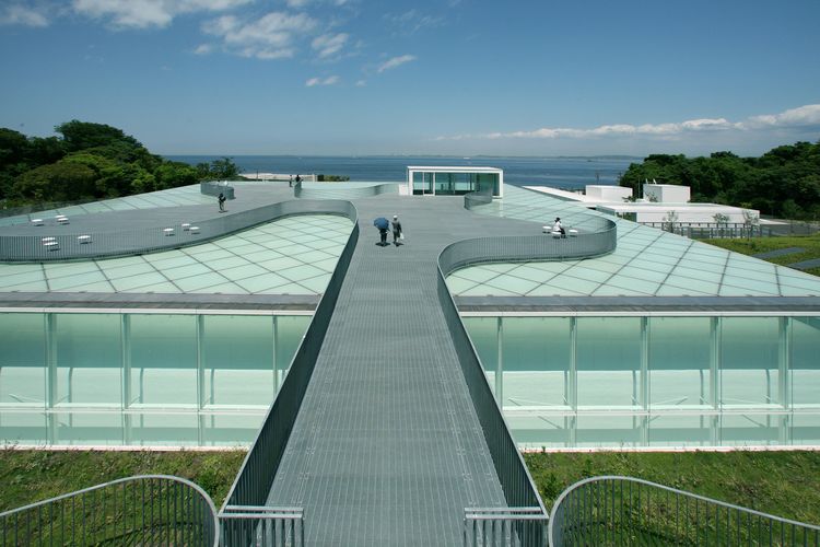 Salah satu bangunan hasil rancangan arsitek asal Jepang, Riken Yamamoto  yaitu Museum Seni Yokosuka