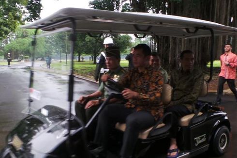Jokowi Tersenyum Saat Ditanya soal Wakil Ketua KPK Ditangkap Polri