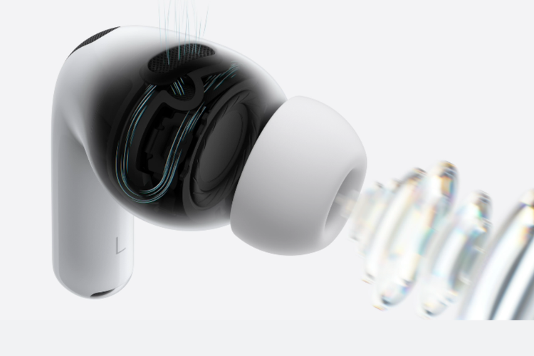 AirPods Pro 3 dilengkapi arsitektur akustik multiport baru untuk menghadirkan pengalaman mendengarkan spasial yang luar biasa.