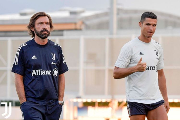Andrea Pirlo dan Cristiano Ronaldo saat menjalani latihan pramusim Juventus yang dilaksanakan di Continassa pada Senin (24/8/2020) waktu setempat.