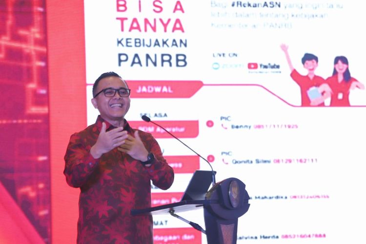 Menteri PANRB Abdullah Azwar Anas menyampaikan sambutan dalam Peresmian 12 Mal Pelayanan Publik, Jakarta, Selasa (26/9/2023). Menteri PANRB bocorkan tahun depan, instansi yang fokus reformasi birokrasi bakal kantongi tukin 30 persen.