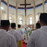 Cerita di Balik Jemaat Misa Natal Gereja Kampung Sawah yang Pakai Baju Adat Betawi