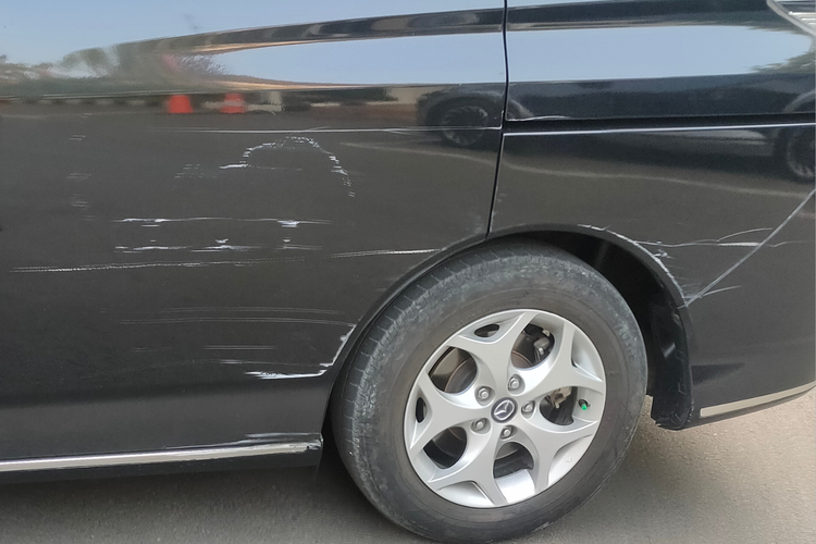 Baret Mobil Bikin Karat? Kenali Lapisan Cat & Solusinya!