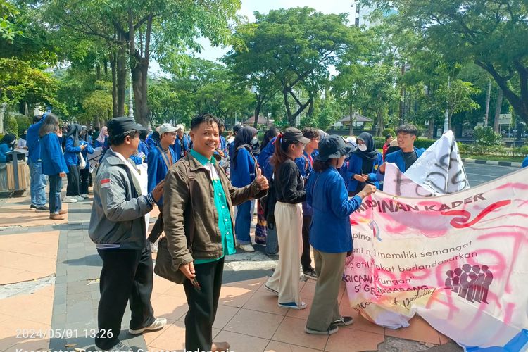 Aliansi Gebrak saat mengikuti aksi May Day di Kota Semarang, Rabu (1/5/2024). (dok. Aliansi Gebrak Demak)