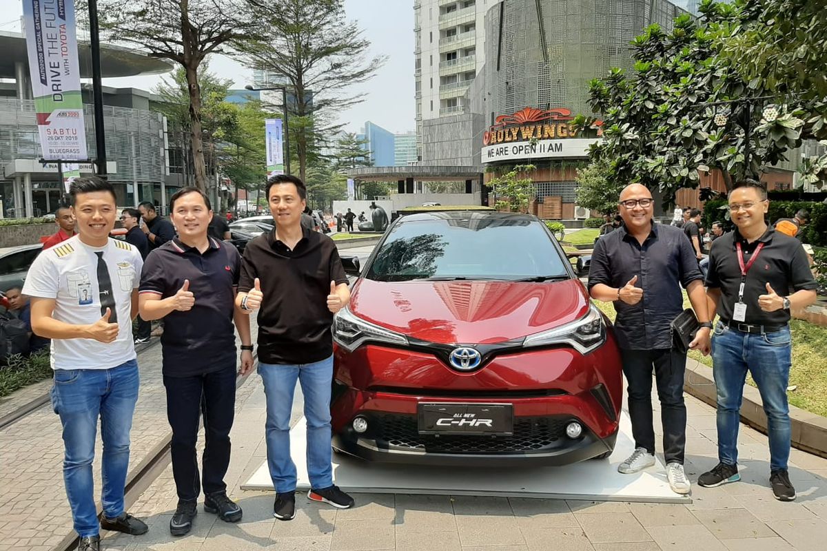 Auto2000 edukasi konsumen terkait deretan mobil hybrid Toyota