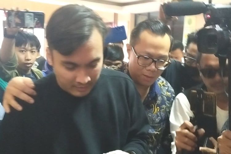 Rendy Kjaernett datang ke Pengadilan Negeri (PN) Bekasi, Jawa Barat, Rabu (2/8/2023). 
